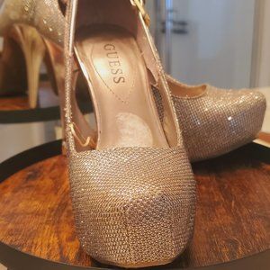 Guess Gold pumps